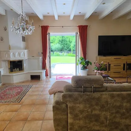 Villa Albert * بالسور